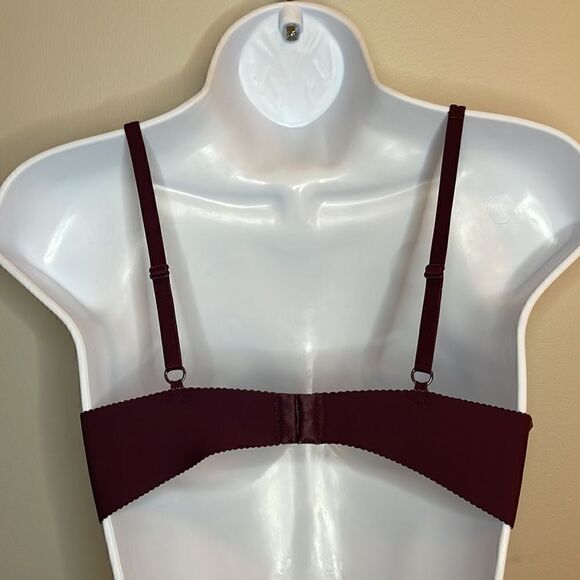 Victoria's Secret Angels Secret Embrace Bra - Picture 7 of 13